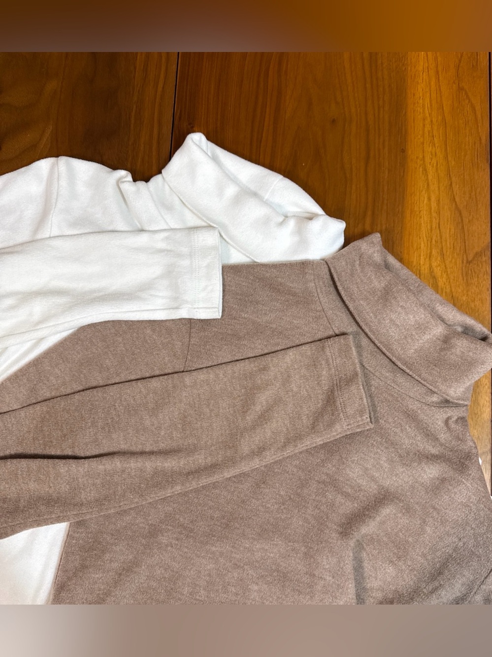 Uniqlo Heat Tech White and Brown Crewneck pullover Lot of 2 , size - XS